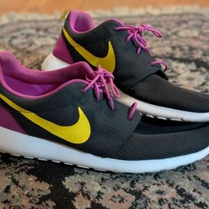 Nike Men's Roshe Size 15 Sneakers